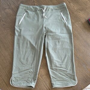 Chico's Weekends Sage Green Pull-On Capri Pants